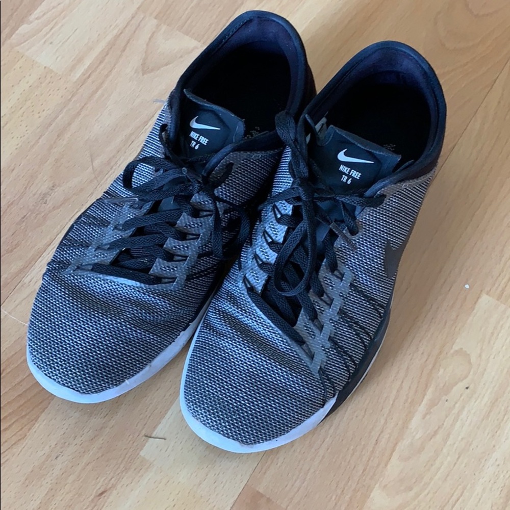 Nike tennis shoes